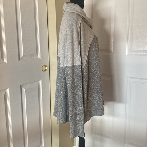 NWT Davi & Dani Solid Ribbed Turtleneck Long Sleeve Top Size 1X Heather Gray EUC - Picture 4 of 8
